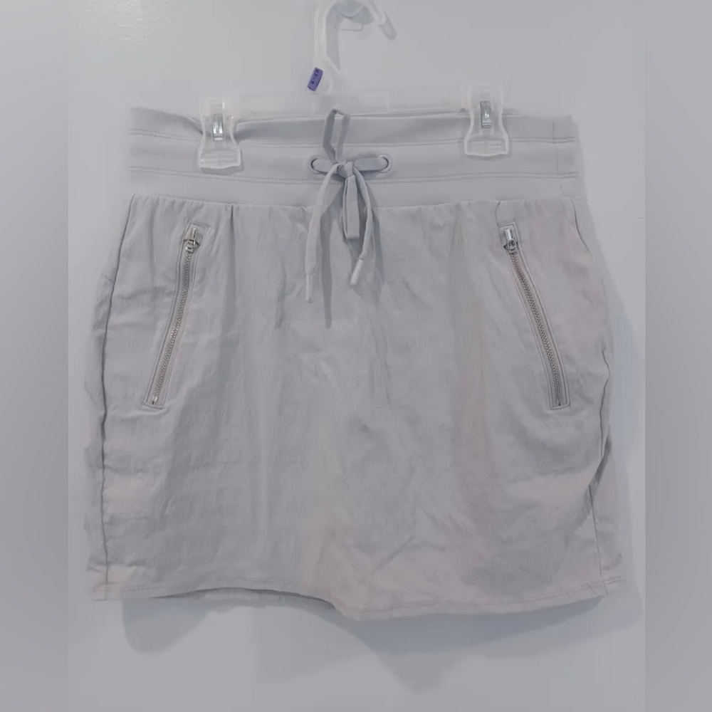 Athleta Light Gray Drawstring Skort with Zip Pockets